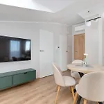 Lejlighed Stylowe 100 M Od Plazy Z Parkingiem I Balkonem By Renters Puck