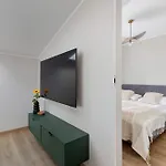 Lejlighed Stylowe 100 M Od Plazy Z Parkingiem I Balkonem By Renters Puck