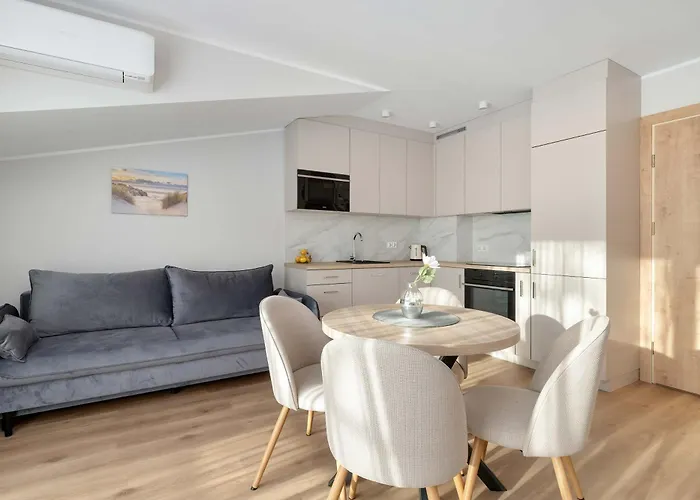 Stylowe 100 M Od Plazy Z Parkingiem I Balkonem By Renters Apartment Puck