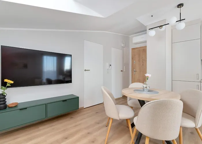 Apartment Stylowe 100 M Od Plazy Z Parkingiem I Balkonem By Renters Puck