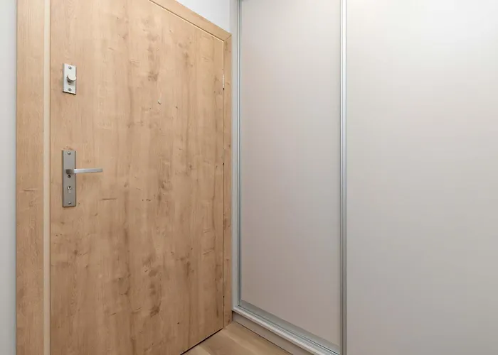 Stylowe 100 M Od Plazy Z Parkingiem I Balkonem By Renters Apartment Puck